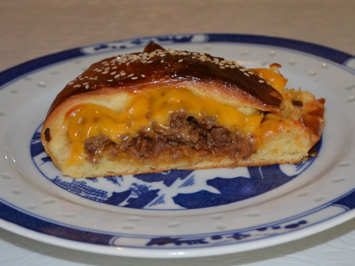 Cheeseburger Crescent Ring