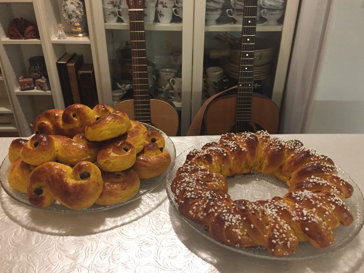 St Lucia Saffron Rolls (Lussebulle) and Saffron Cringle&nbsp;(Adventskrans)